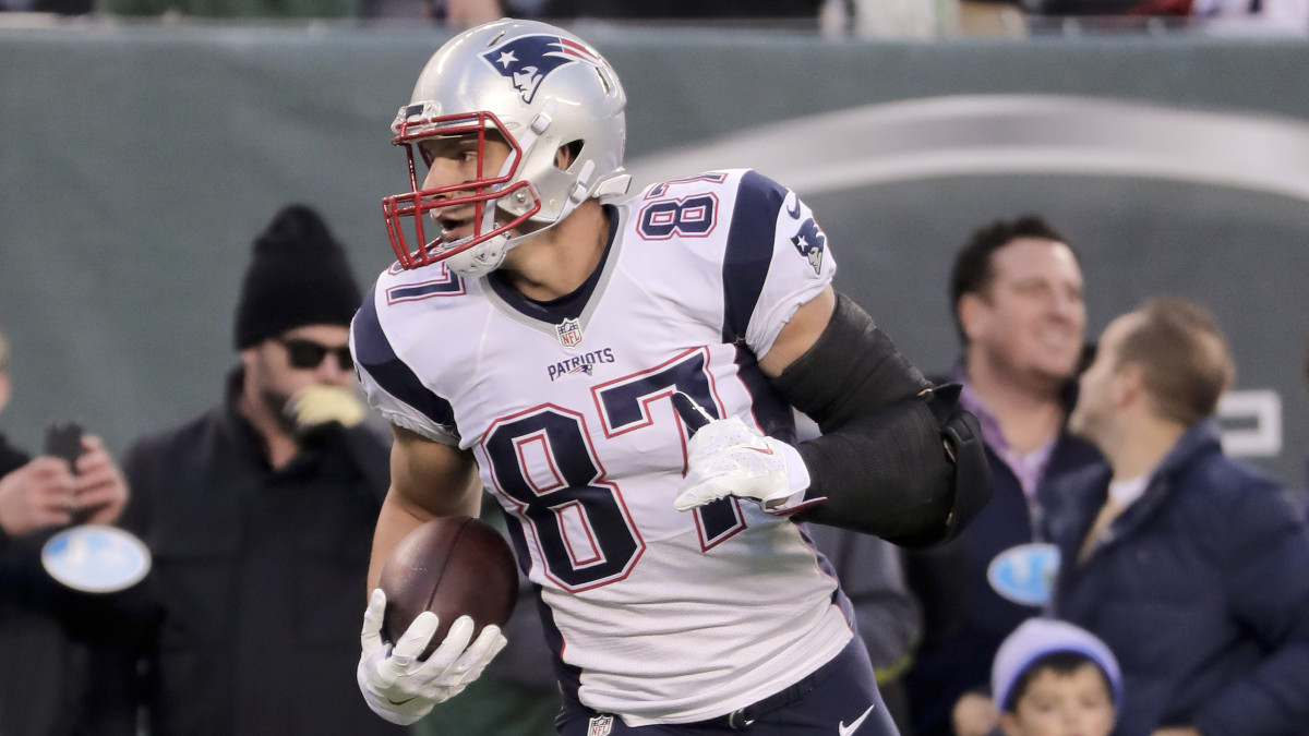 Rob Gronkowski injury: Patriots TE exits game vs Broncos - Sports  Illustrated