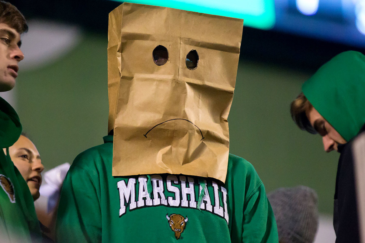 Marshall-Thundering-Herd-fans-GettyImages-622935482_master.jpg