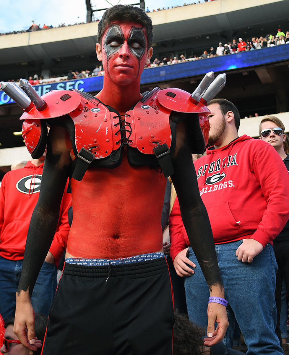 Georgia-Bulldogs-fans-GettyImages-622879940_master.jpg