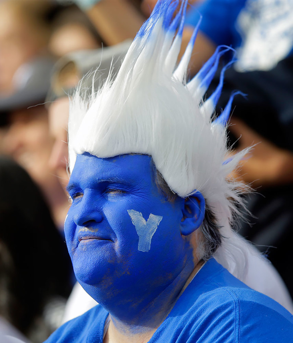 Brigham-Young-Cougars-fan-AP_16318041800157.jpg