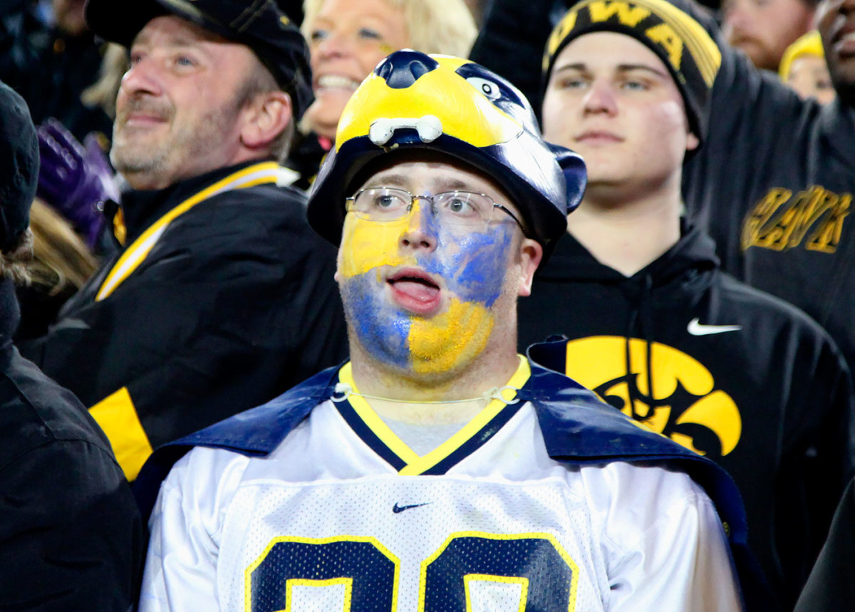 Michigan-Wolverines-fan-GettyImages-623415626_master.jpg