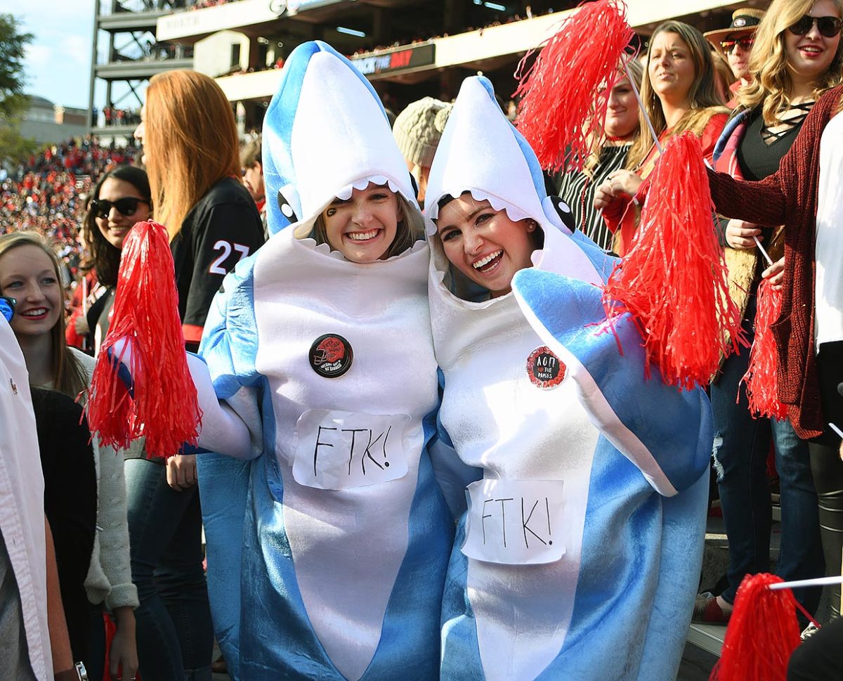 Georgia-Bulldogs-fans-GettyImages-622879360_master.jpg