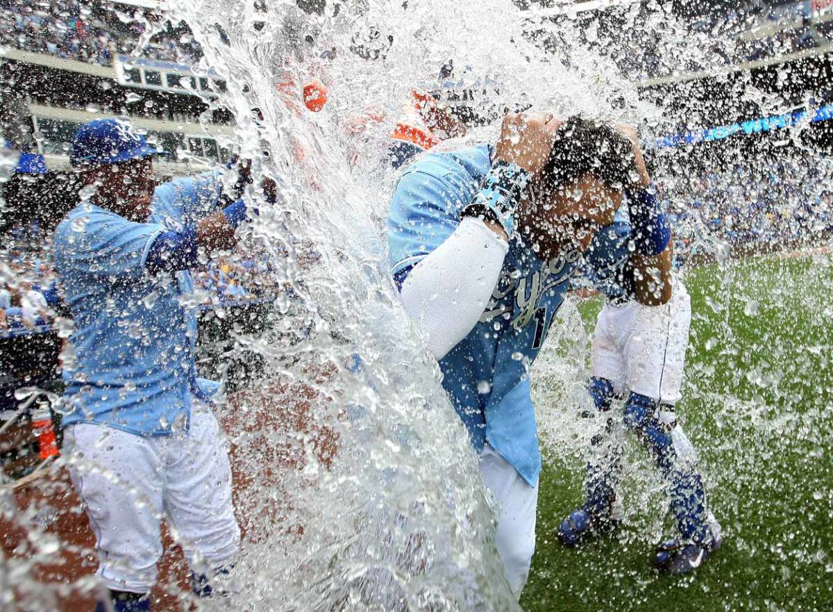 2015-0707-Paulo-Orlando-doused-by-Salvador-Perez.jpg