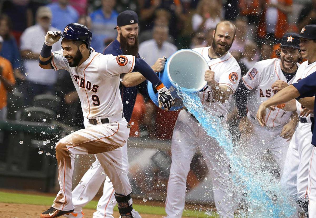 2015-0818-Marwin-Gonzalez-doused.jpg