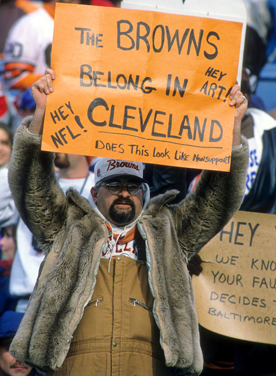 1995-1105-Cleveland-Browns-fan-sign-090000646.jpg