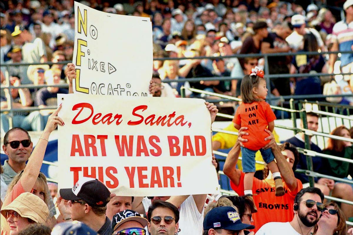 1995-1203-Cleveland-Browns-fan-signs.jpg