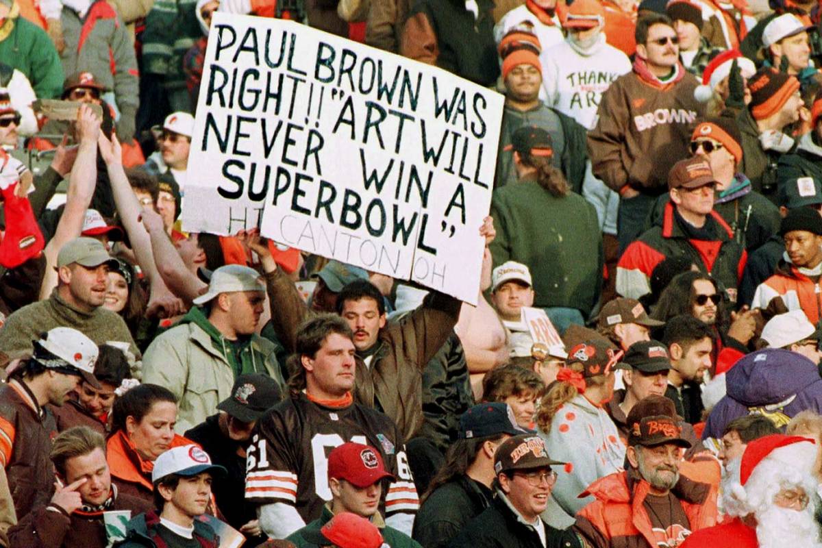 1995-1217-Cleveland-Browns-fan-sign.jpg