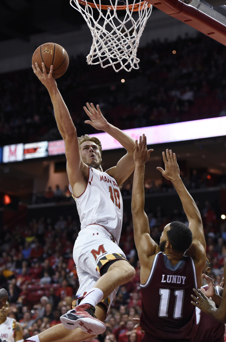 No. 3 Maryland Rallies Past Rider 65-58 - Sports Illustrated