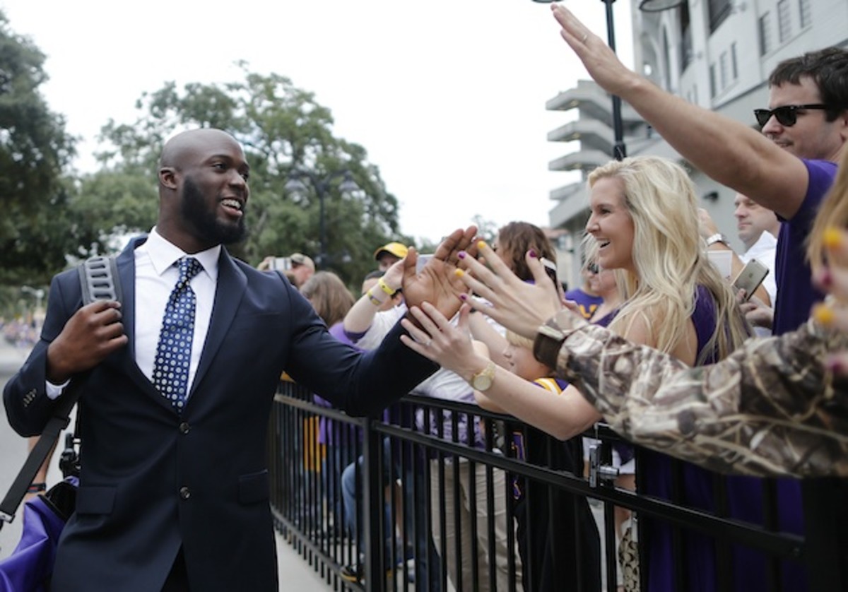 leonard-fournette-lsu-running-back-pro-prospects-fans.jpg