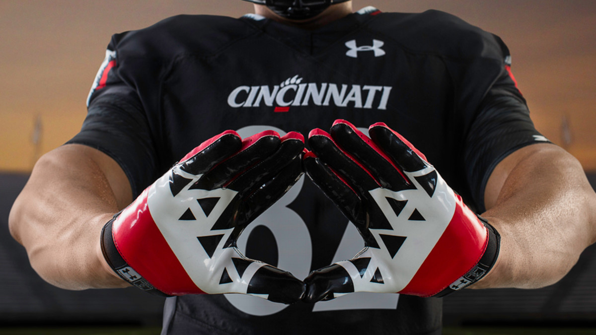 Cincinnati to wear Under Armour uniforms