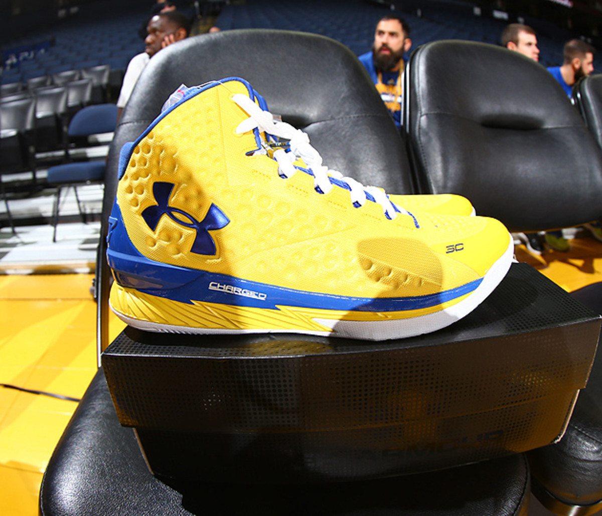 LeBron Cavs Steph Curry Warriors 2015 NBA Finals - Sneaker Bar Detroit