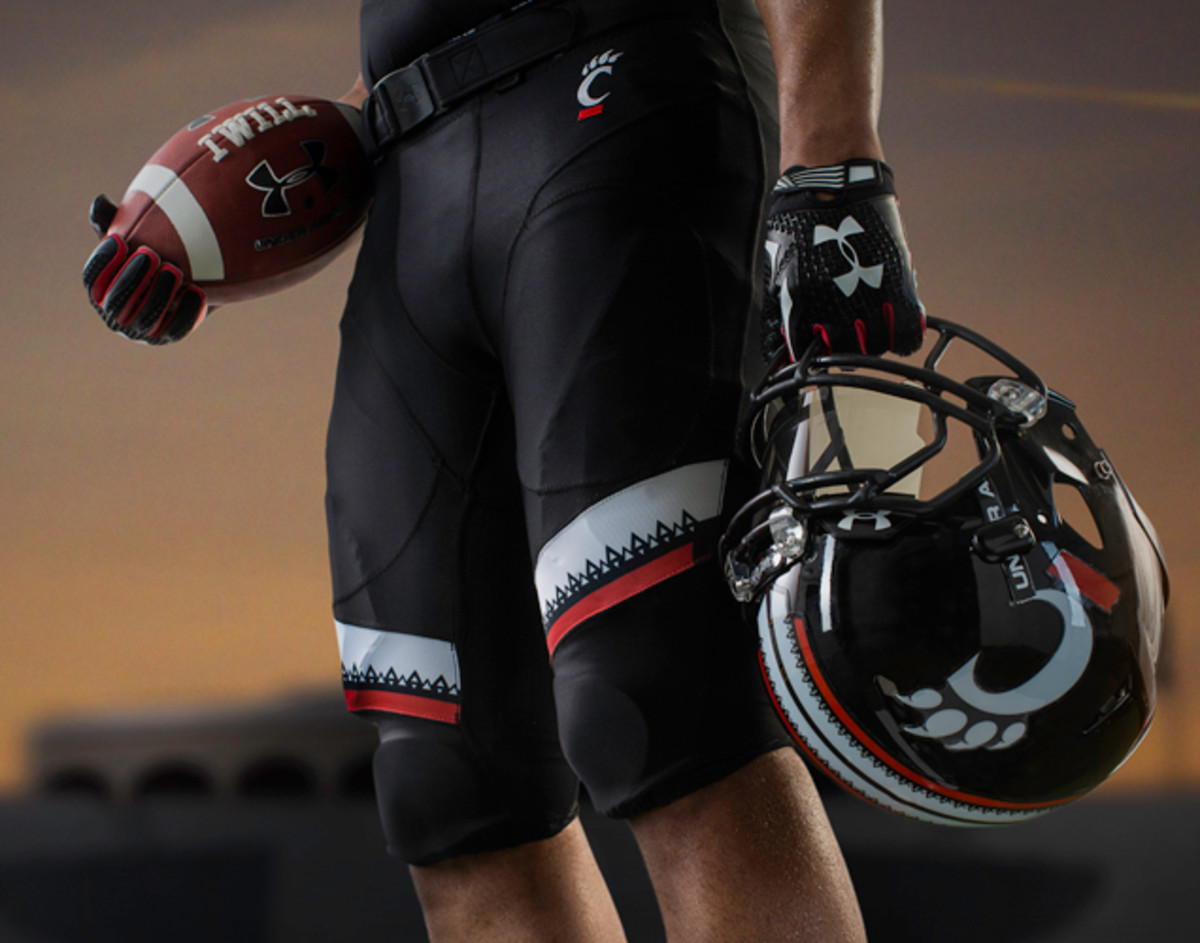 Cincinnati to wear Under Armour uniforms