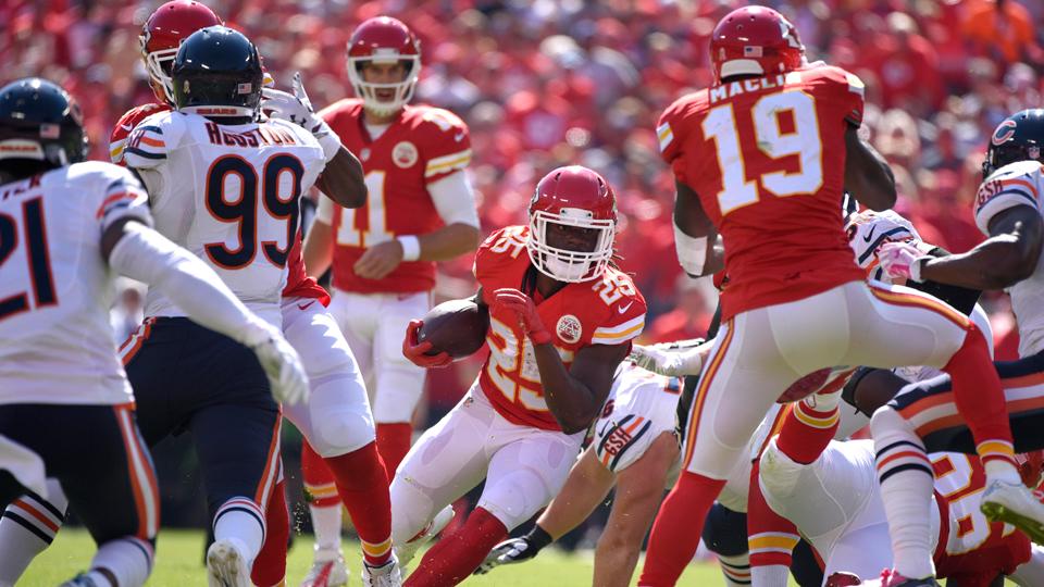 Chiefs RB Jamaal Charles hurts right knee, FOX 4 Kansas City WDAF-TV