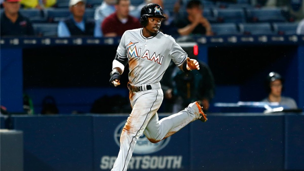 Dee Gordon suffered a dislocated left thumb sliding head-first into first  base - NBC Sports