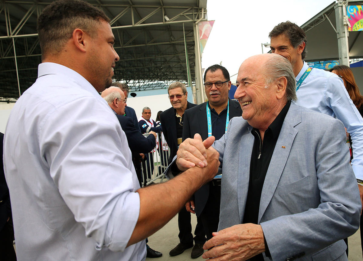 2014-0707-Ronaldo-Sepp-Blatter.jpg