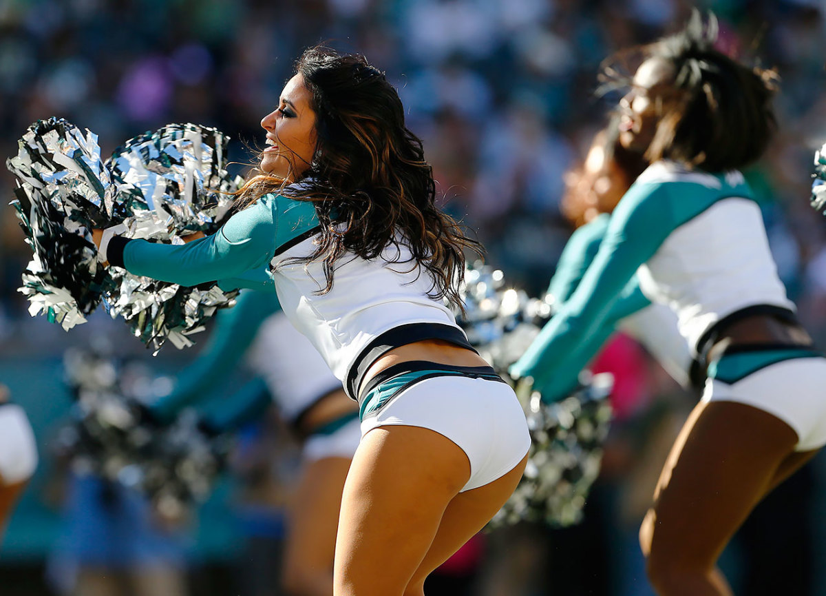 Philadelphia-Eagles-cheerleaders-492298292.jpg