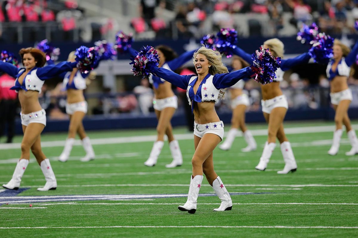 Dallas-Cowboys-cheerleaders-AP_777494996551.jpg