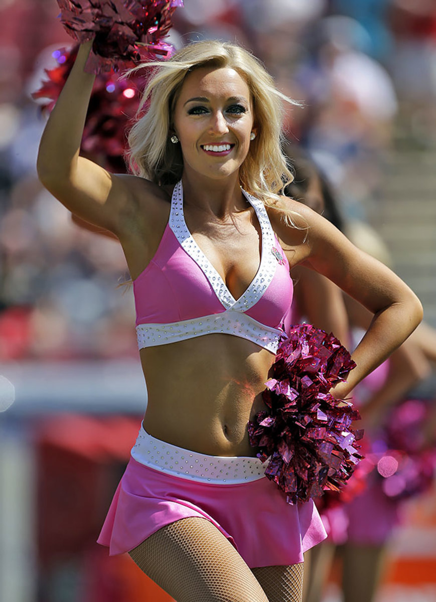 Tampa-Bay-Buccaneers-cheerleaders-AP_210527911515.jpg