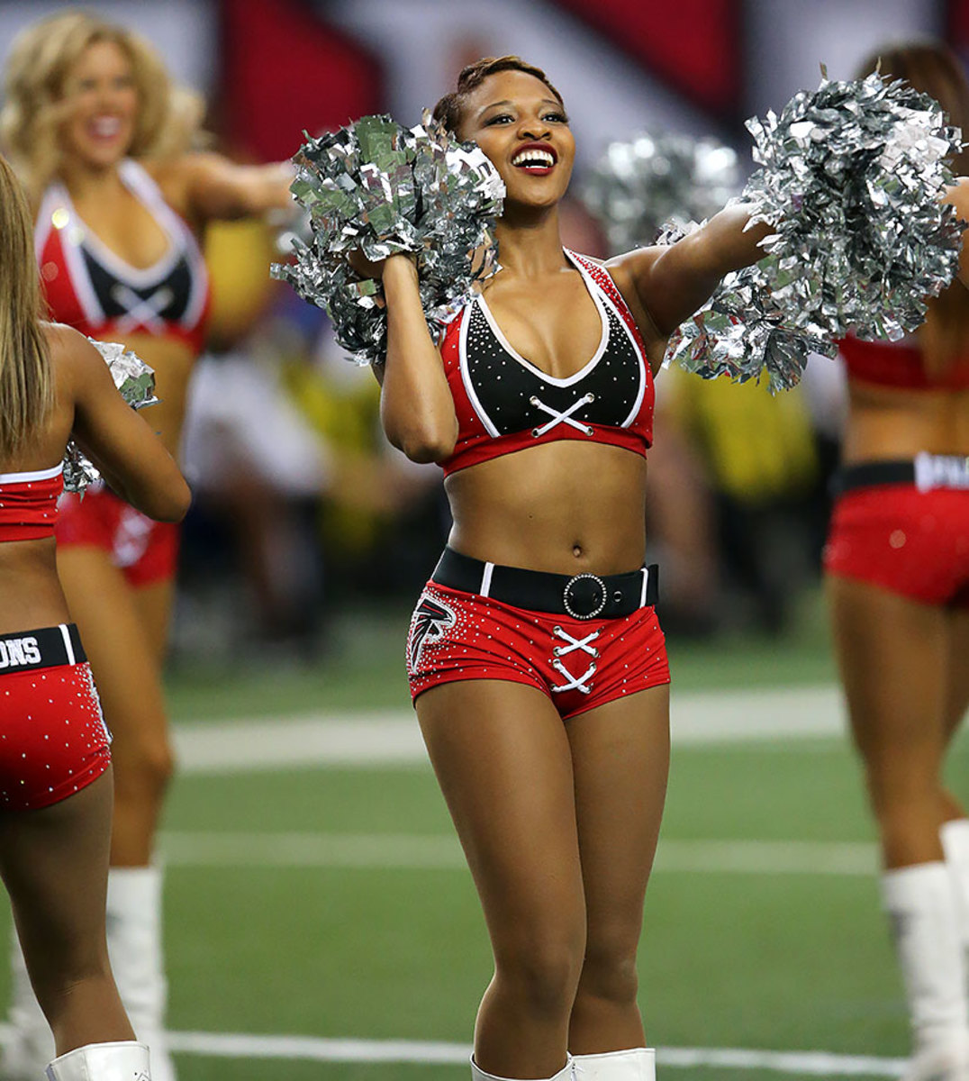 SI.com: NFL Cheerleaders (Week 5) – Ultimate Cheerleaders