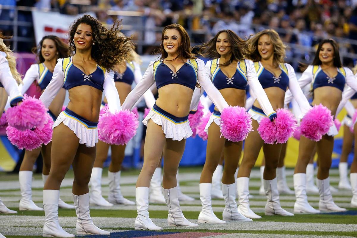 San-Diego-Charger-Girls-cheerleaders-492401212.jpg