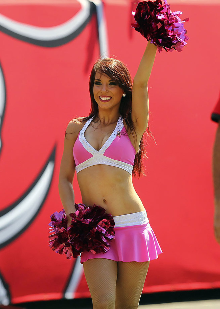 Tampa-Bay-Buccaneers-cheerleaders-CCX10112015_0452_JAX_v_TBB.jpg