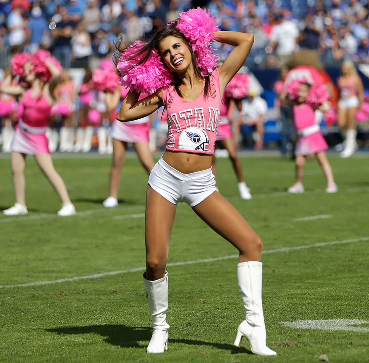 Tennessee-Titans-cheerleaders-AP_370353573063.jpg