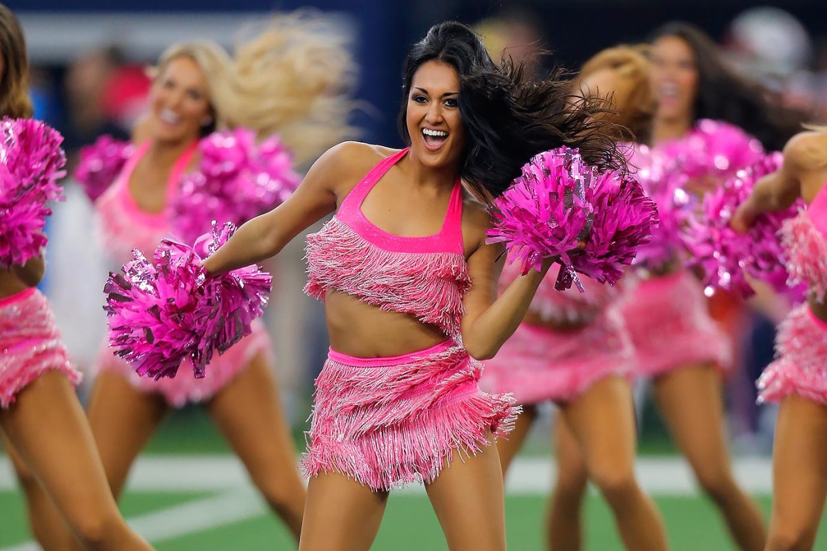 Dallas-Cowboys-cheerleaders-AP_998083462661.jpg