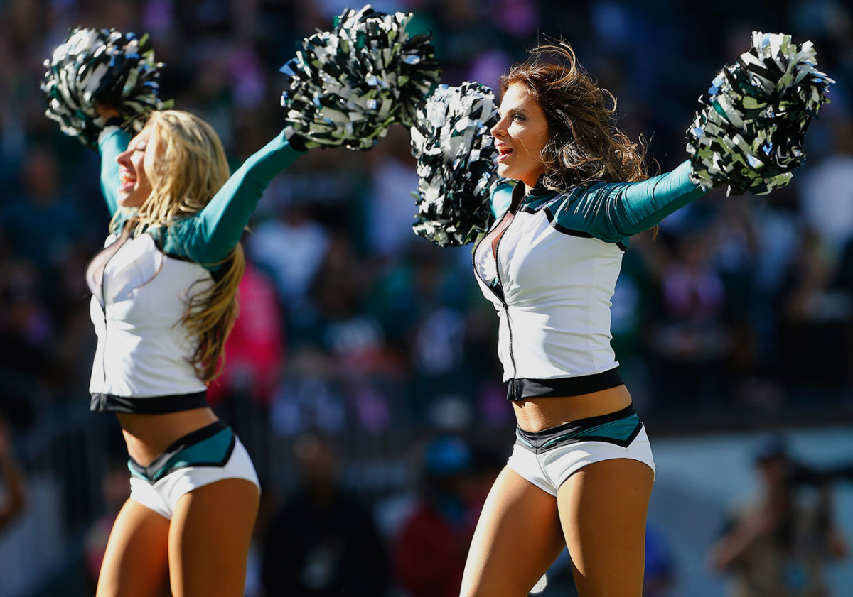 Philadelphia-Eagles-cheerleaders-492298320.jpg