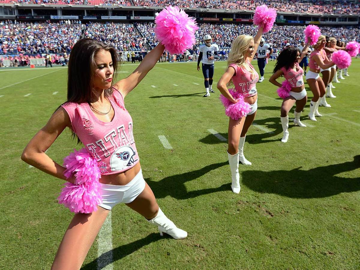 Tennessee-Titans-cheerleaders-AP_782426950658.jpg