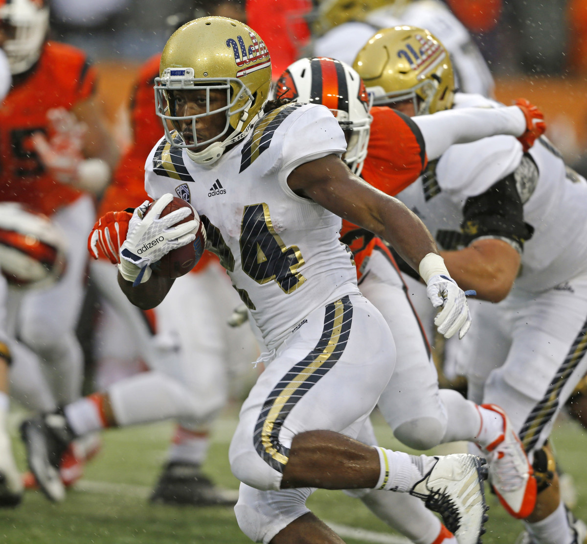 Josh Rosen helps No. 22 UCLA rout Oregon State 41-0 - Sports Illustrated