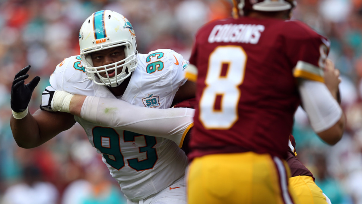 Ndamukong Suh discipline update: NFL won't punish for helmet kick - Sports  Illustrated