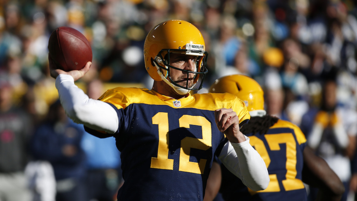 Green Bay Packers Aaron Rodgers now over 30,000 career