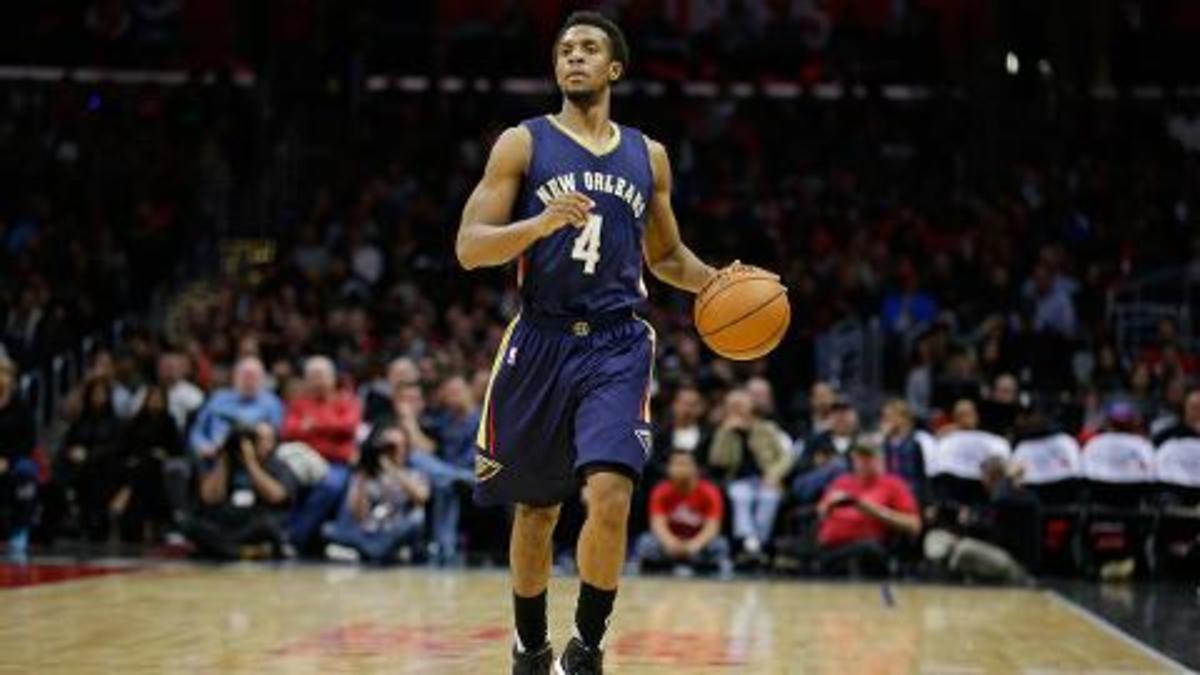 Philadelphia 76ers acquire Ish Smith from Pelicans - Sports Illustrated