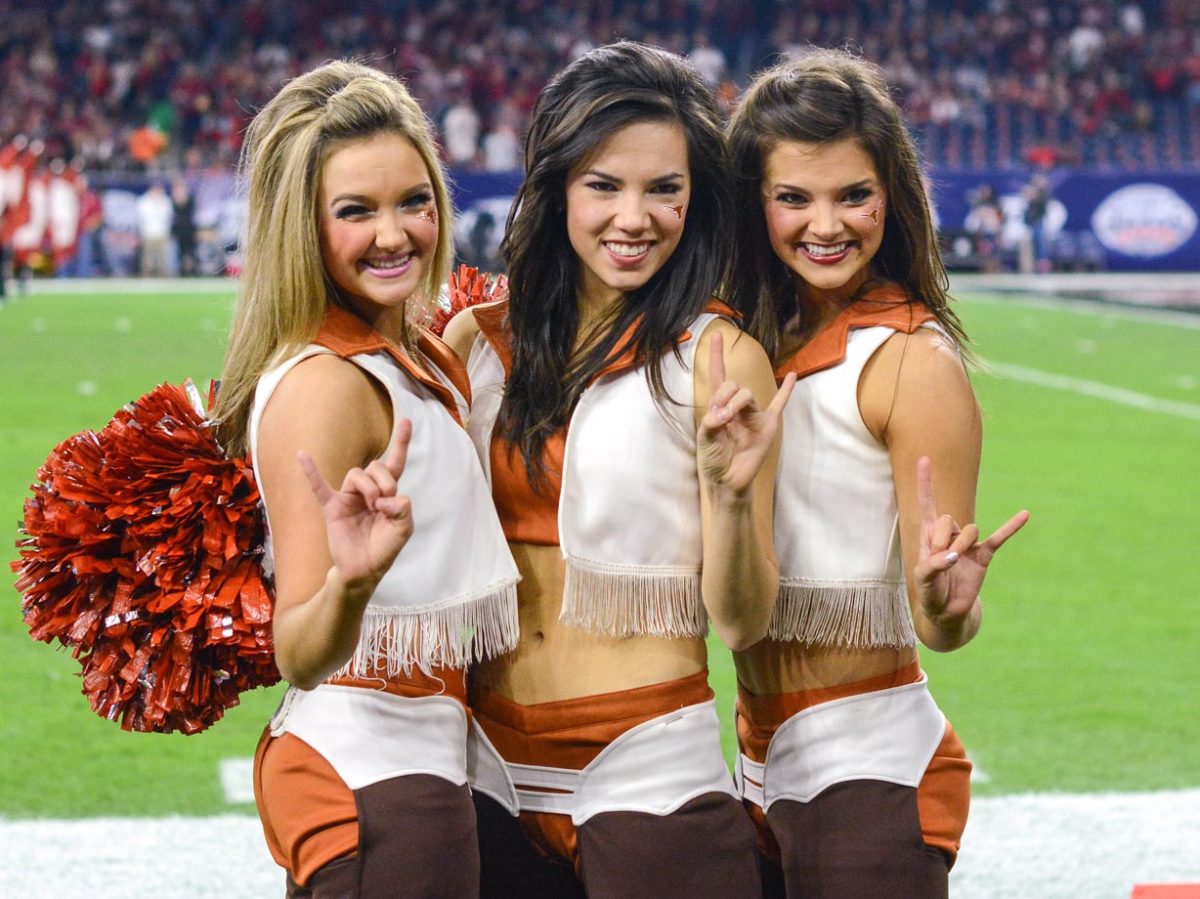 Texas-Bowl-Texas-cheerleaders-DBA141229_Texas_vs_Arkansas24.jpg