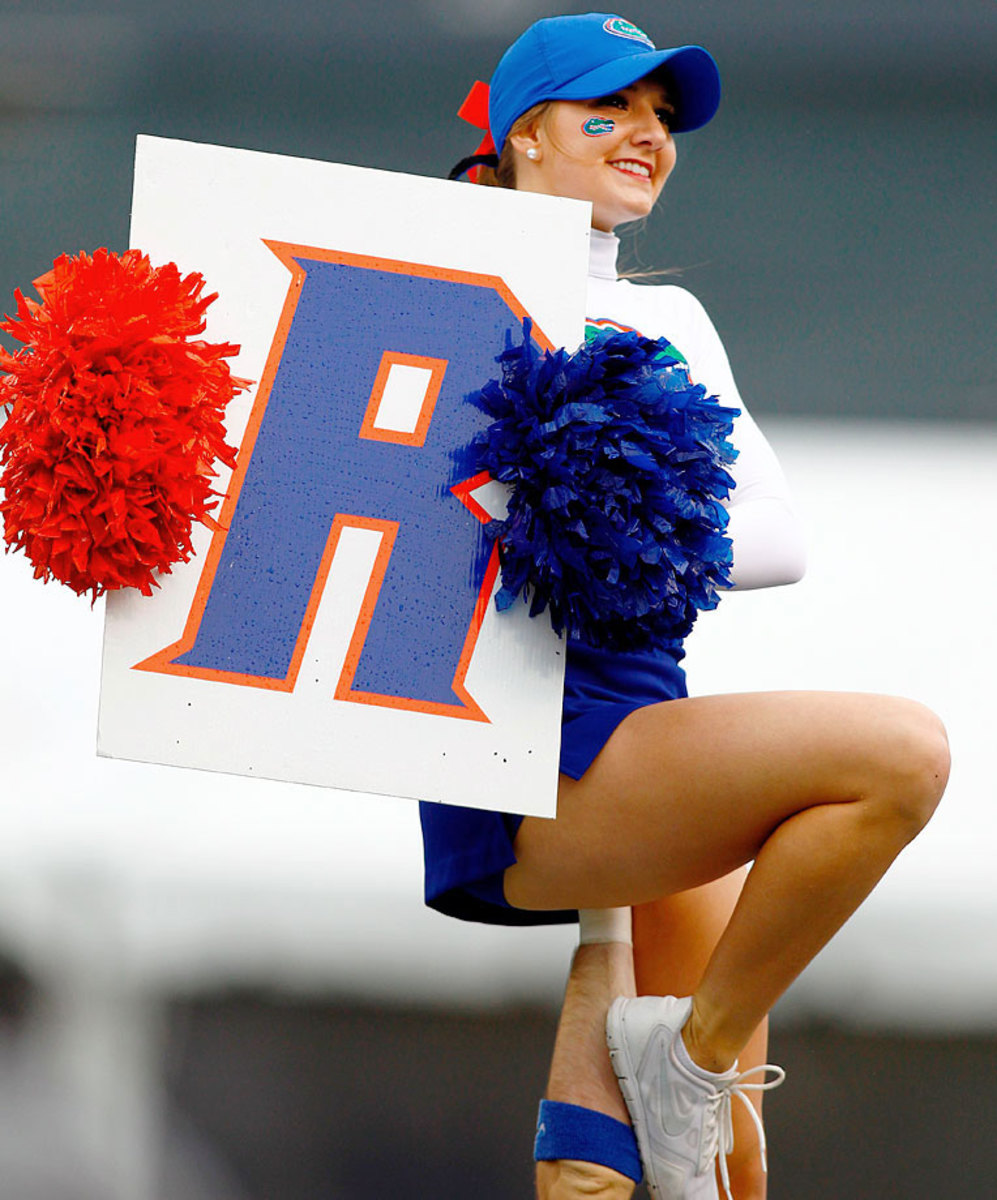 Birmingham-Bowl-Florida-cheerleaders-CFX150103026_Florida_v_East_Carolina.jpg