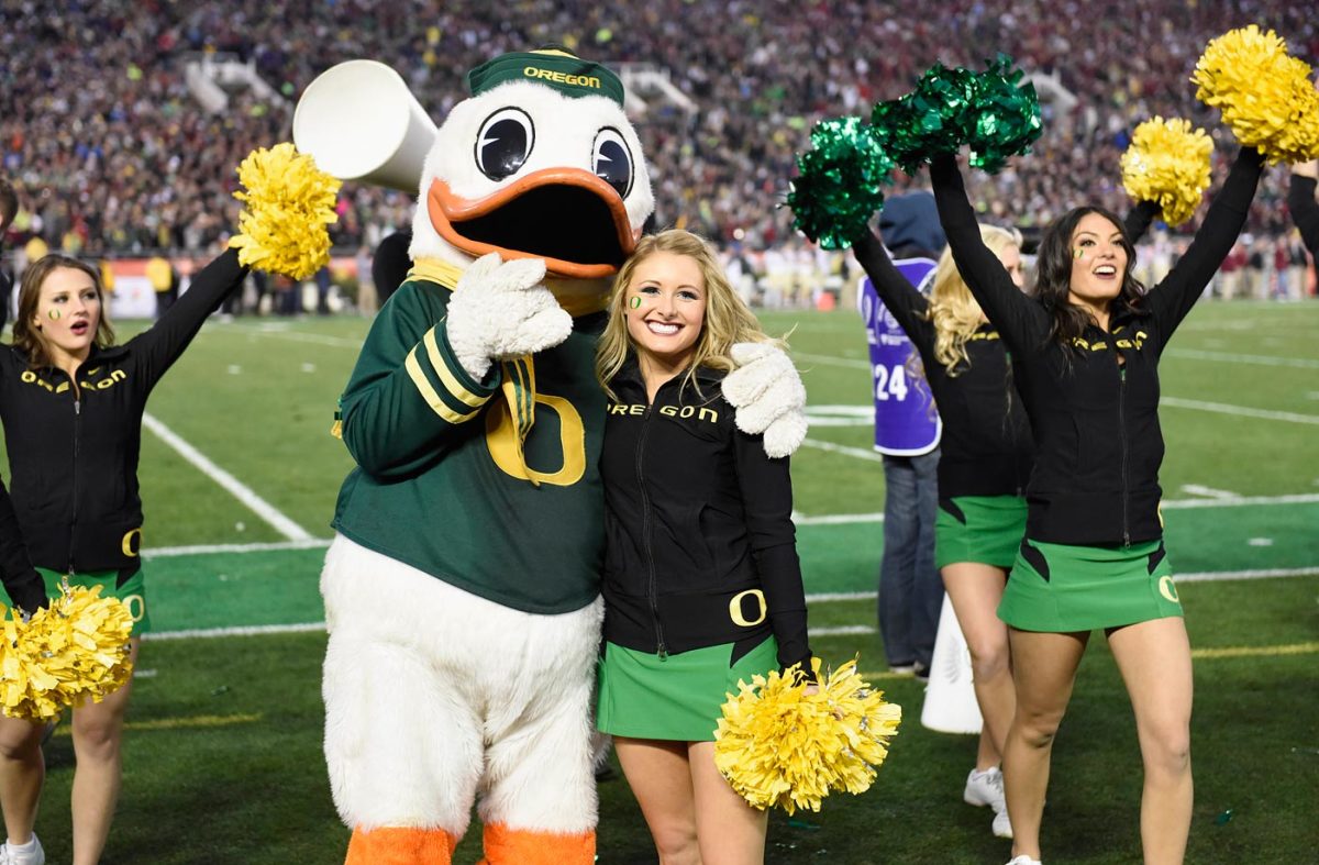 Rose-Bowl-Oregon-cheerleaders-DBP150101131_Rose_Bowl_Game.jpg