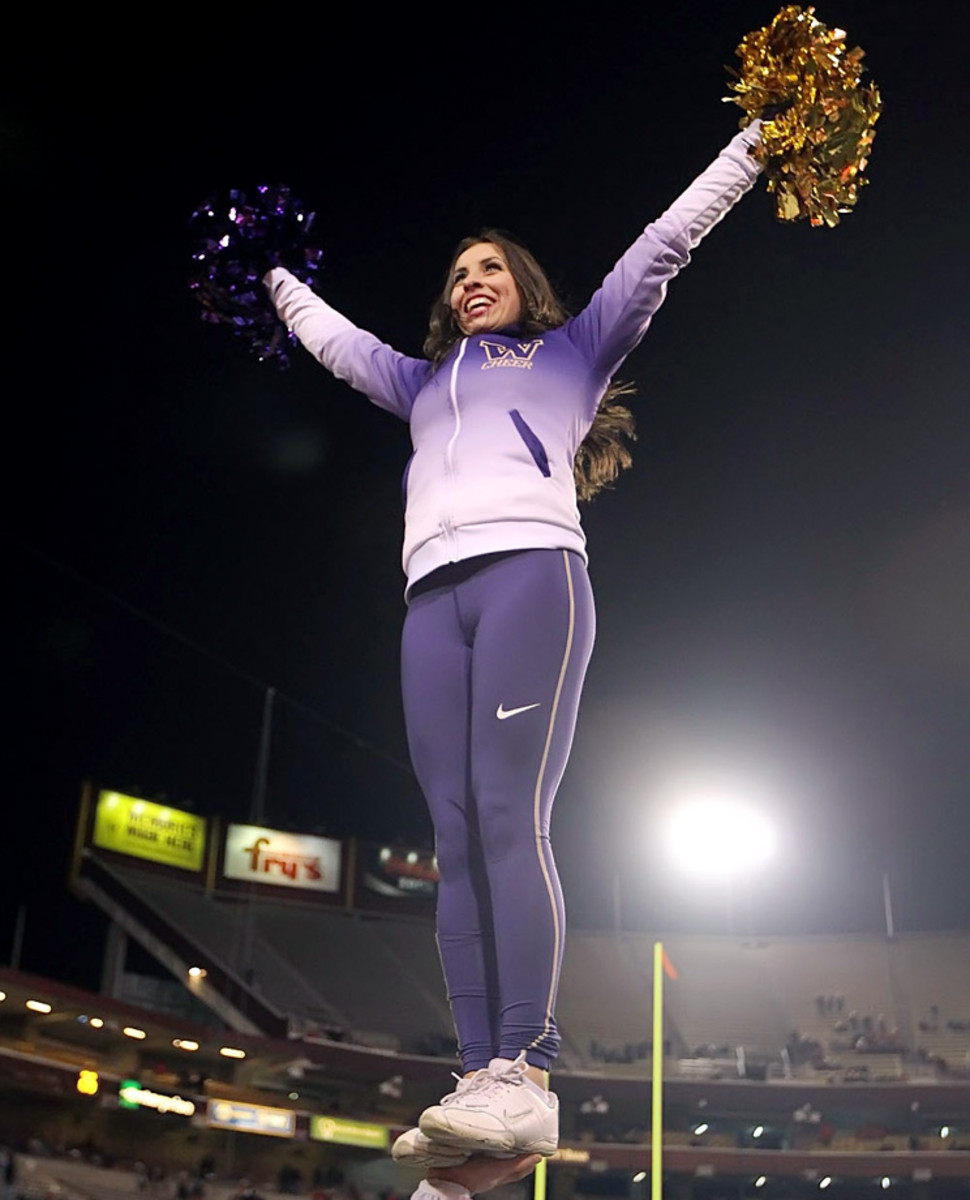 Cactus-Bowl-Washington-cheerleaders-BY4_3364.jpg