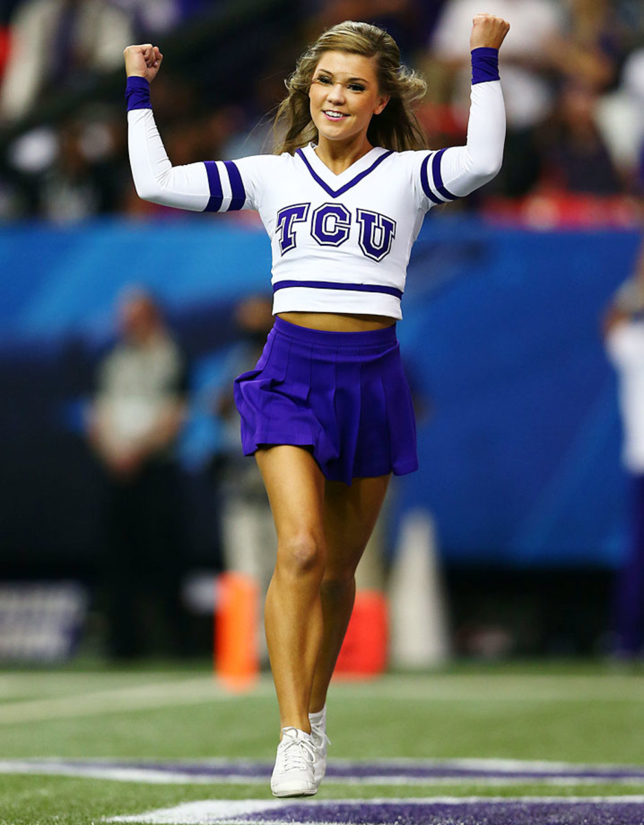 Peach-Bowl-TCU-cheerleaders-460935538.jpg