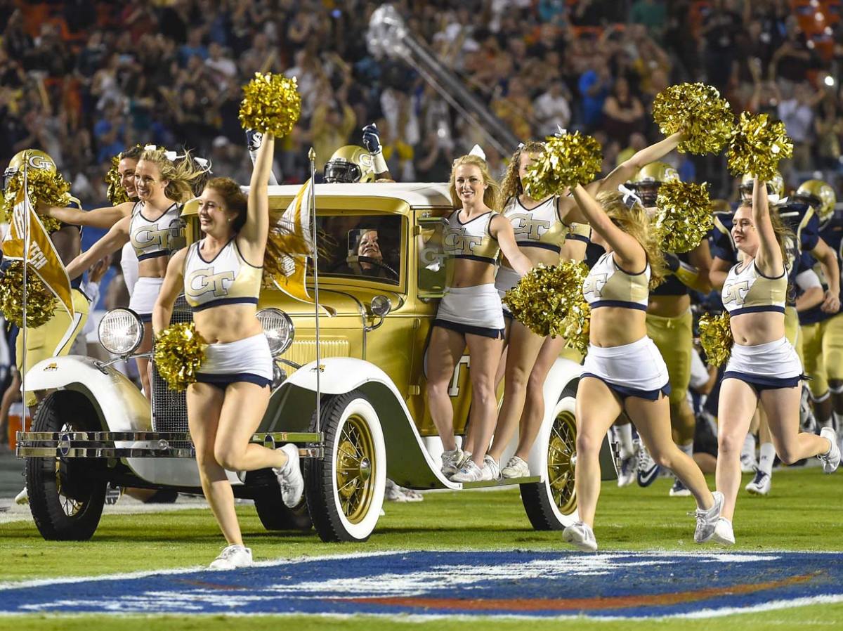 Orange-Bowl-Georgia-Tech-cheerleaders-796141231030_Orange_Bowl_Mississippi_S.jpg