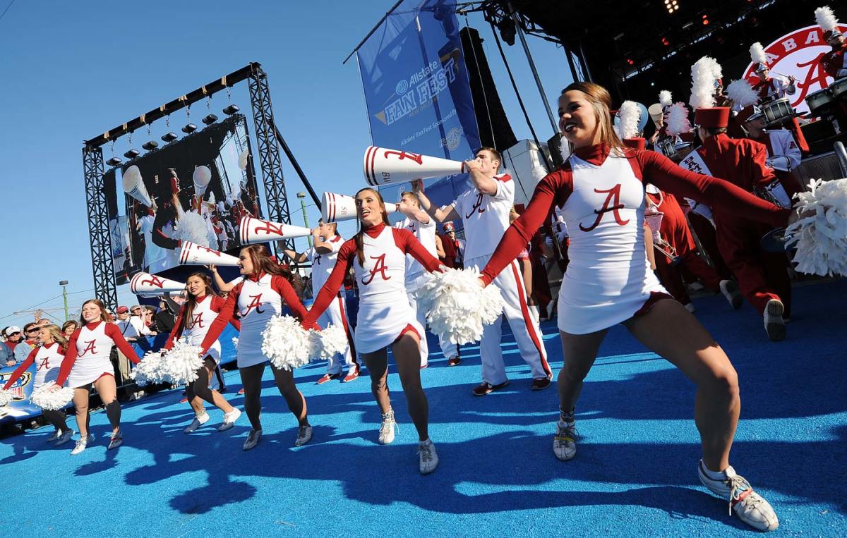 Sugar-Bowl-Alabama-cheerleaders-AP232919685115.jpg