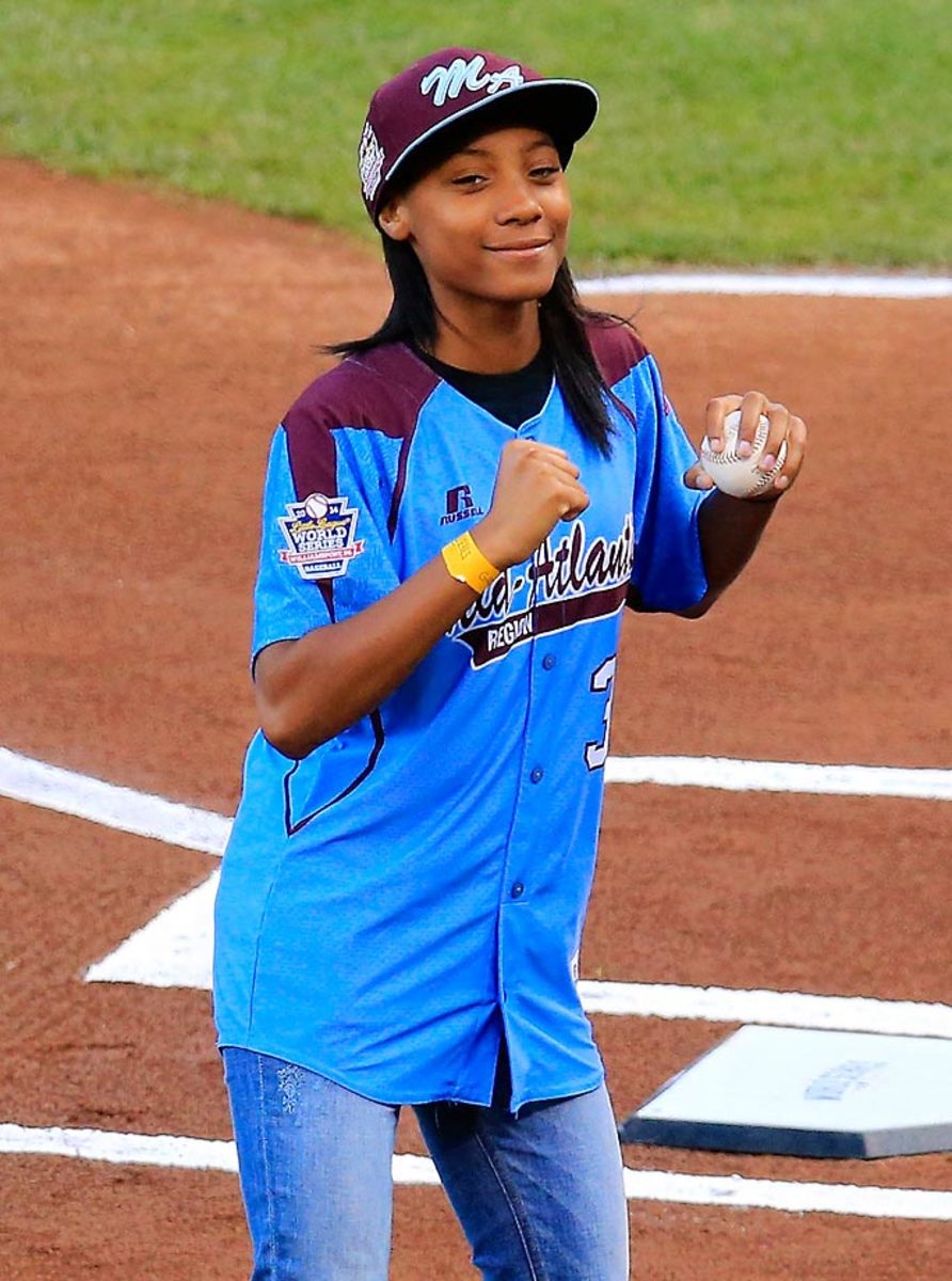 mone-davis_0.jpg