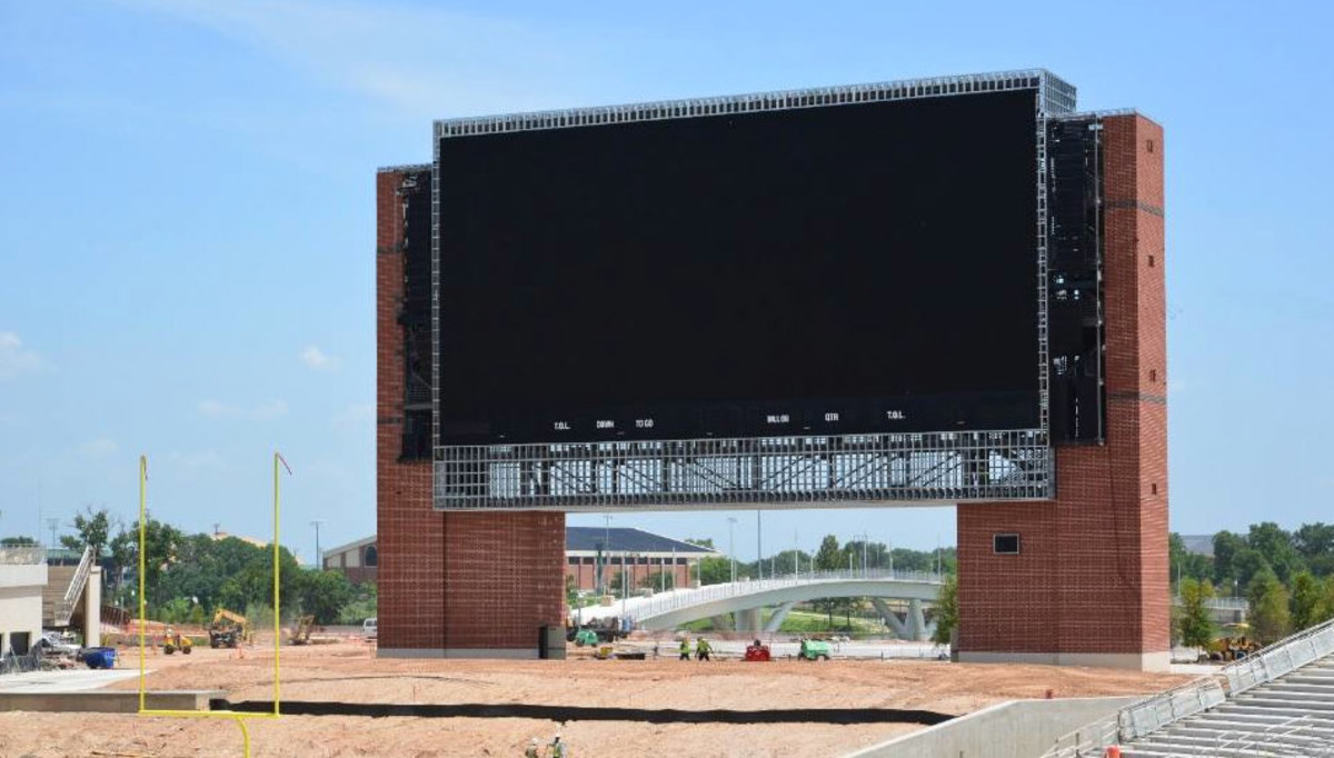 mclane-stadium-scoreboard.jpg