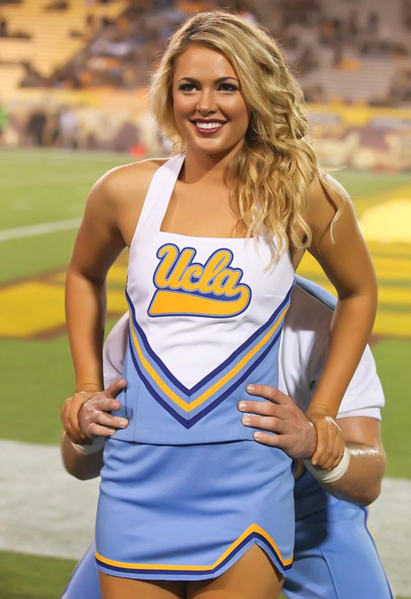 02-Danielle_UCLA_Game-YPP_3805.jpg