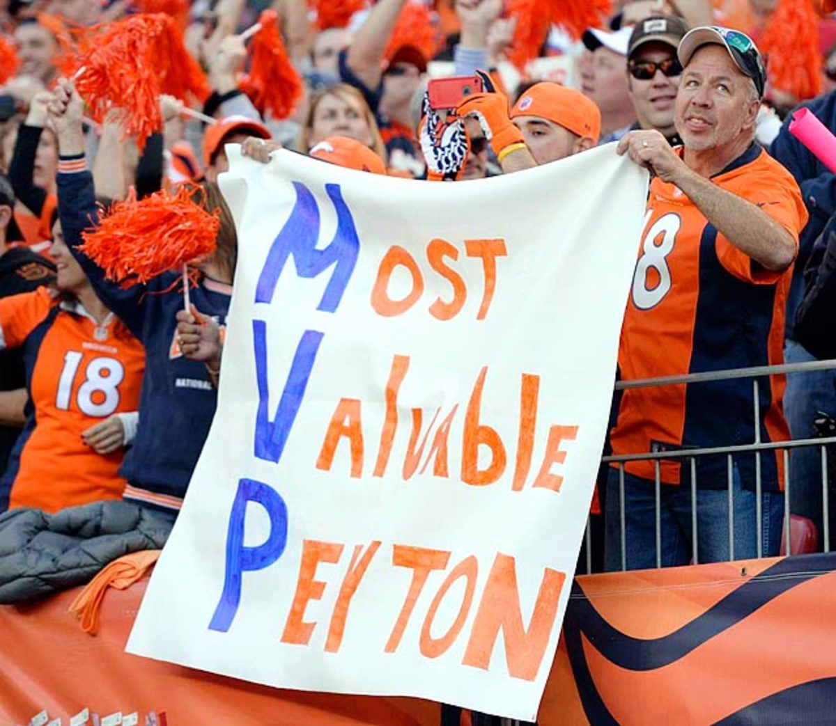 Fan Showdown: Broncos vs. Seahawks - Sports Illustrated