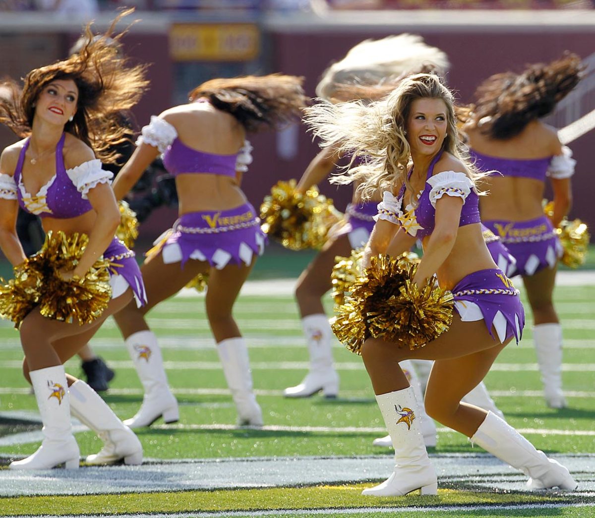 Minnesota-Vikings-cheerleaders-AP642283007533_3.jpg