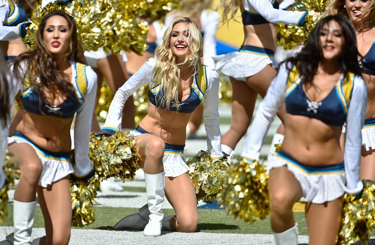 San-Diego-Charger-Girls-cheerleaders-AP629201980413_6.jpg