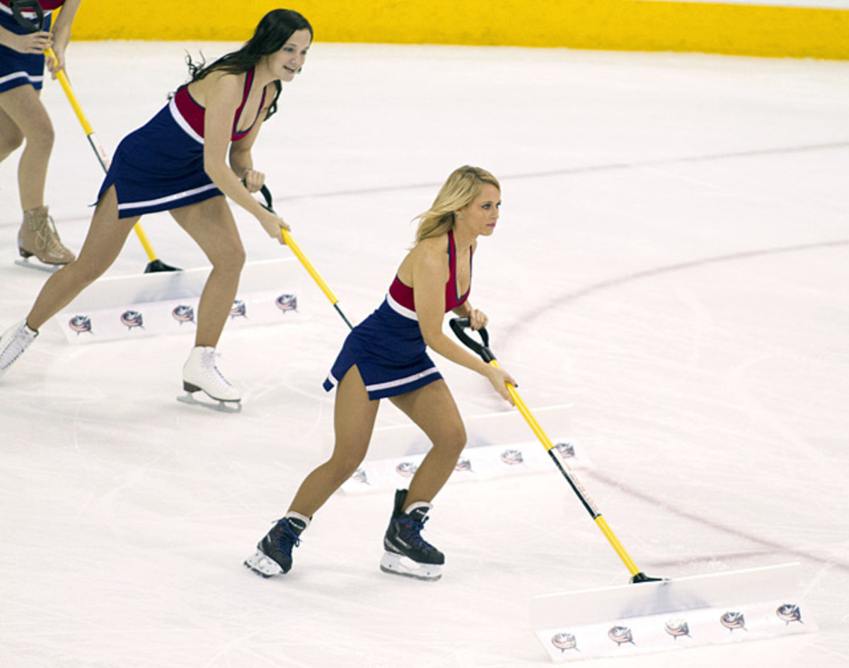 140421150700-columbus-blue-jackets-ice-crew-girls-ceh131105060-nyr-at-cbj-single-image-cut.jpg