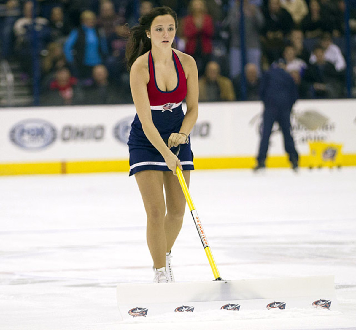 140421150615-columbus-blue-jackets-ice-crew-girls-ceh131105038-nyr-at-cbj-single-image-cut.jpg