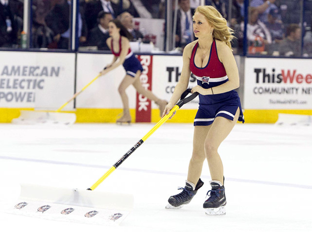 140421150920-columbus-blue-jackets-ice-crew-girls-ceh140328023-penguins-at-cbj-single-image-cut.jpg