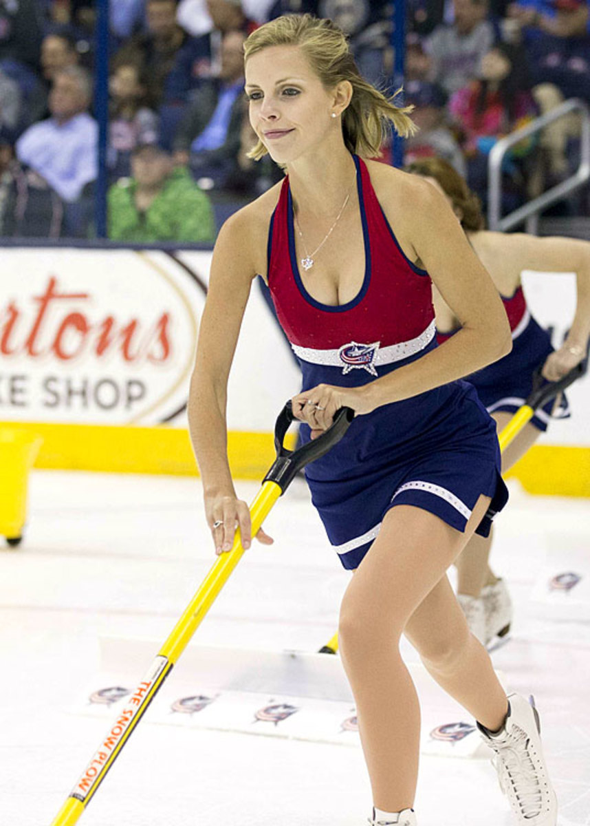 140421150905-columbus-blue-jackets-ice-crew-girls-ceh140318037-hurricanes-v-cbj-single-image-cut.jpg